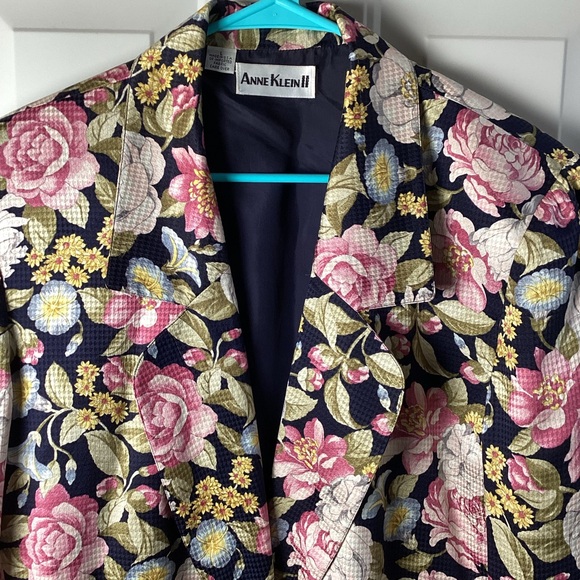 Anne Klein Navy Quilted Floral Blazer with Pink & Cream Blooms100% Silk - Picture 2 of 6